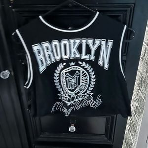 Cropped, sleeveless Brooklyn t-shirt